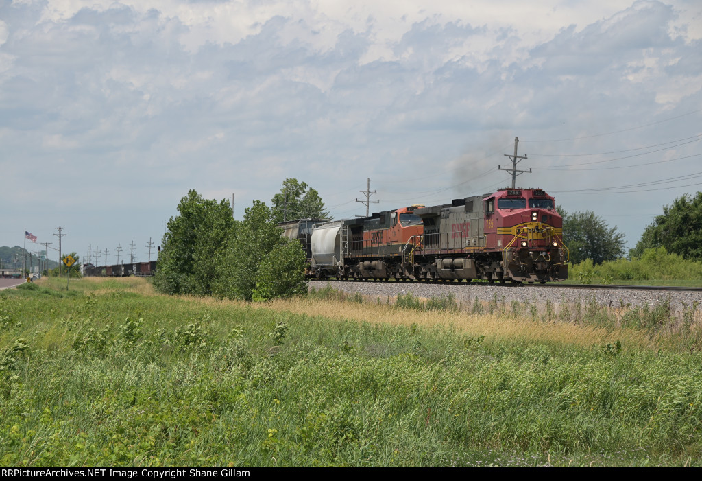 BNSF 755